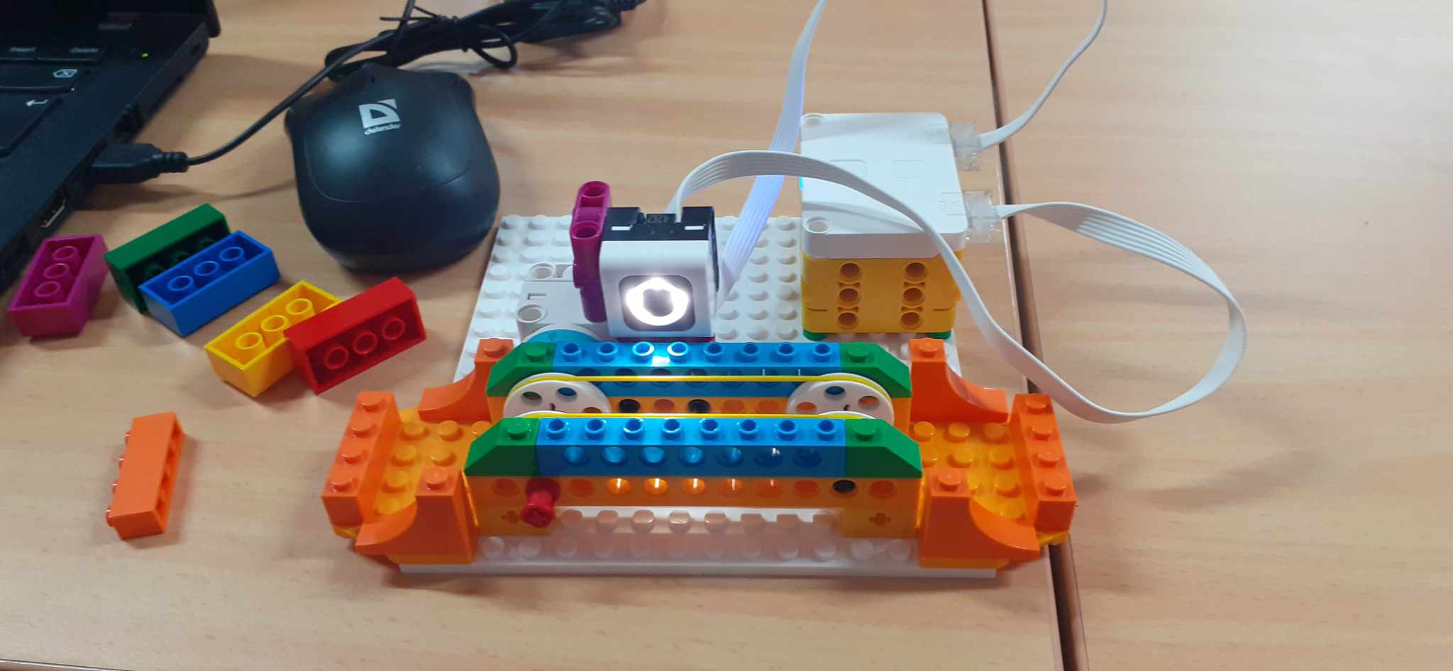 Dzieci na robotyce LEGO